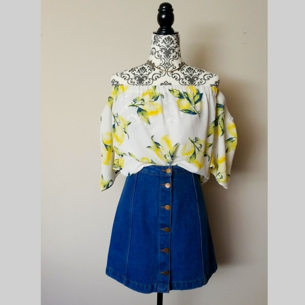 Sweet wanderer, size s, off the shoulder shirt
